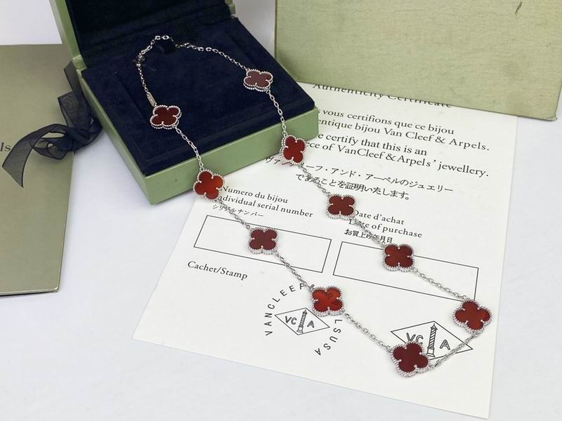 Van Cleef & Arpels necklace 11yxq02 (2)