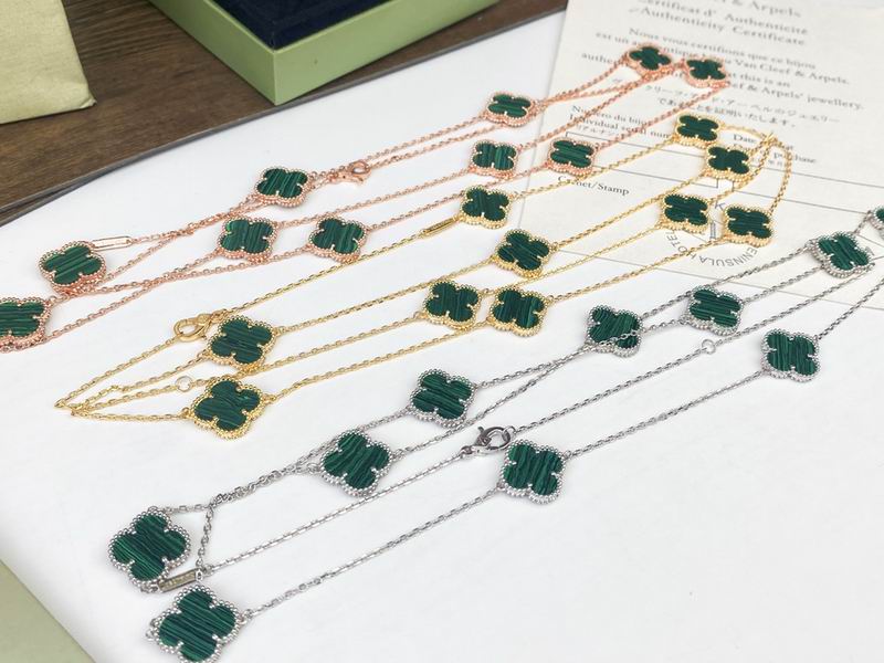 Van Cleef & Arpels necklace 11yxq03 (1)