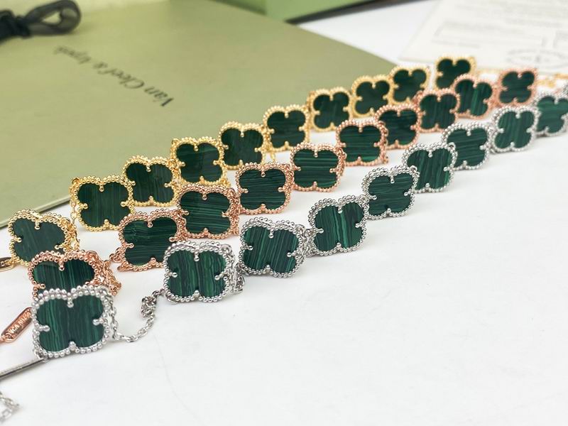 Van Cleef & Arpels necklace 11yxq03 (2)