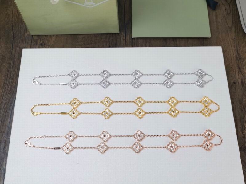 Van Cleef & Arpels necklace 11yxq05 (1)
