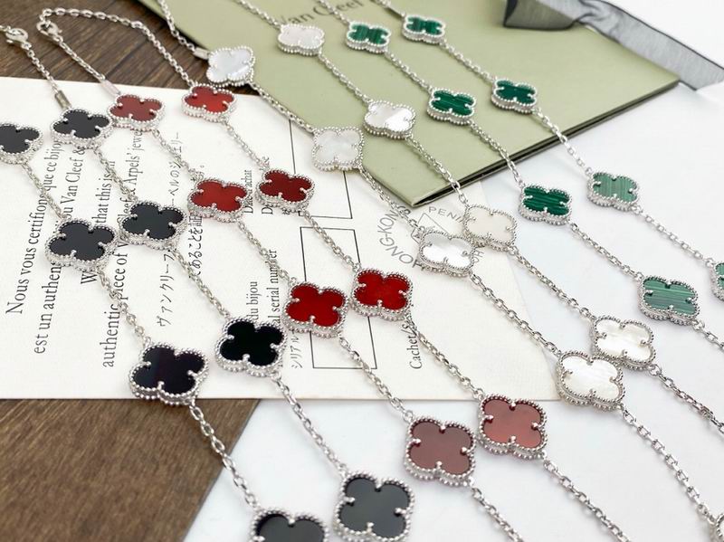 Van Cleef & Arpels necklace 11yxq07 (4)