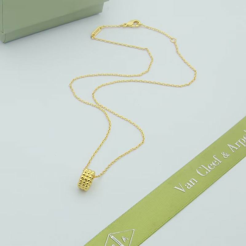 Van Cleef & Arpels necklace 11yxq10 (4)