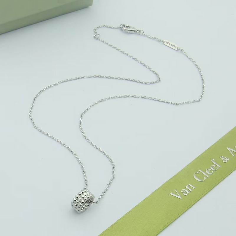 Van Cleef & Arpels necklace 11yxq10 (5)