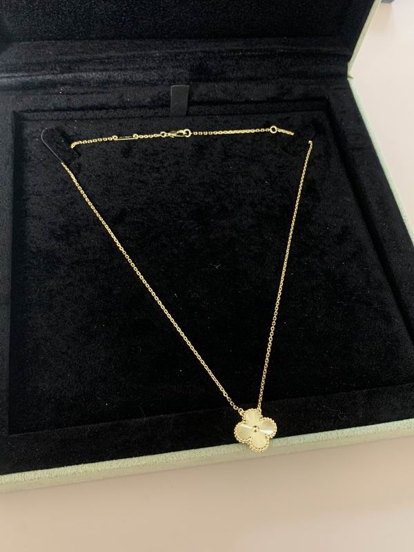 Van Cleef & Arpels necklace 11yxq13 (2)