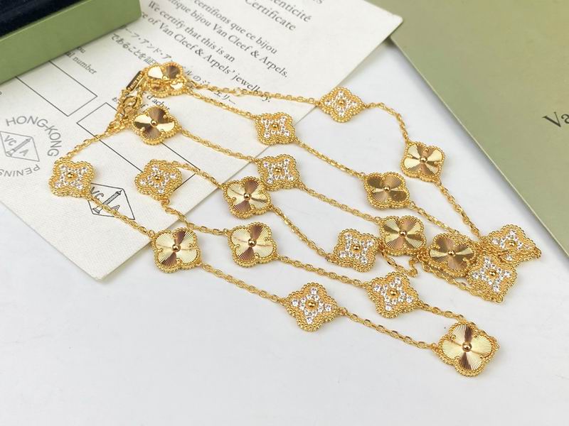 Van Cleef & Arpels necklace 11yxq15 (1)