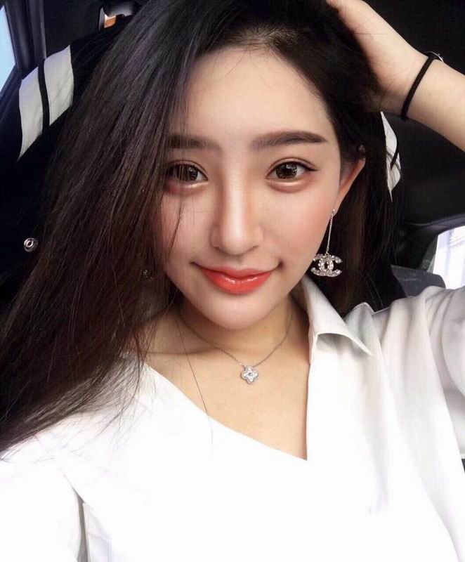 Van Cleef & Arpels necklace 12yxq01 (4)