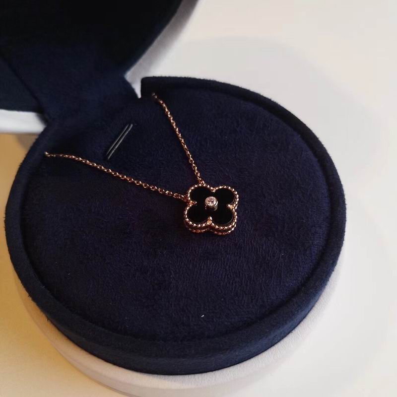 Van Cleef & Arpels necklace 12yxq02 (6)