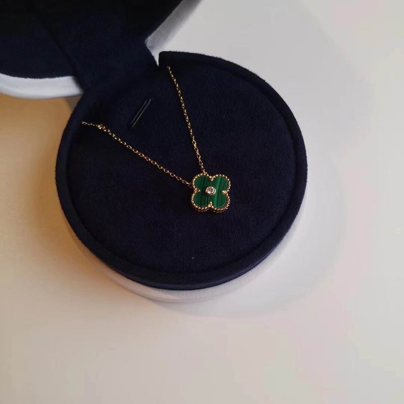 Van Cleef & Arpels necklace 12yxq02 (7)