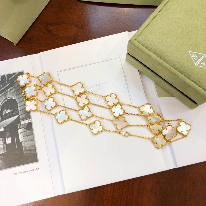 Van Cleef & Arpels necklace 12yxq03 (2)