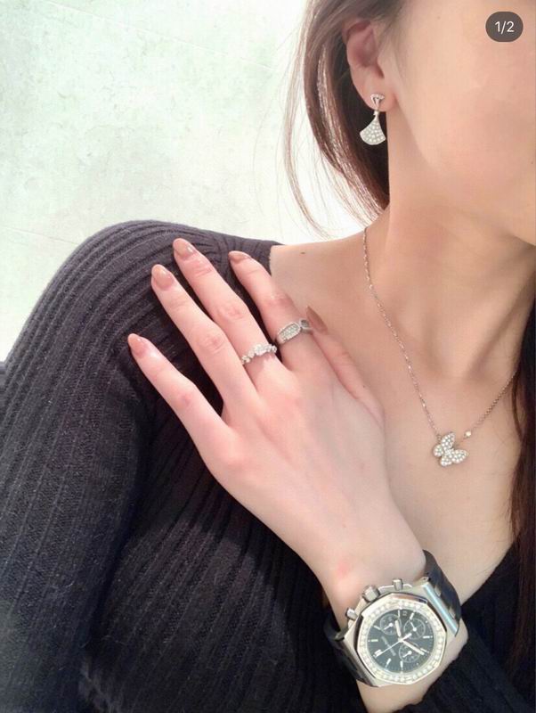 Van Cleef & Arpels necklace 12yxq04 (7)