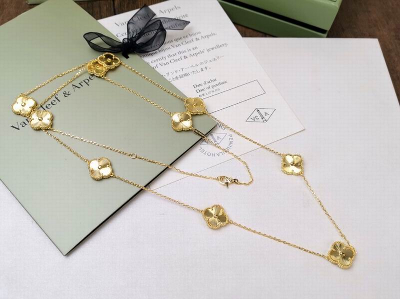 Van Cleef & Arpels necklace 12yxq07 (4)