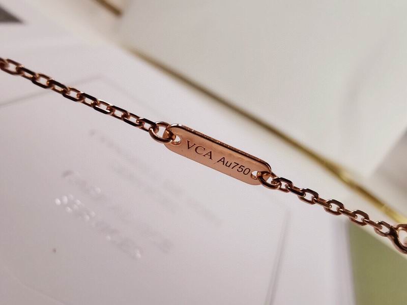 Van Cleef & Arpels necklace 12yxq10 (8)