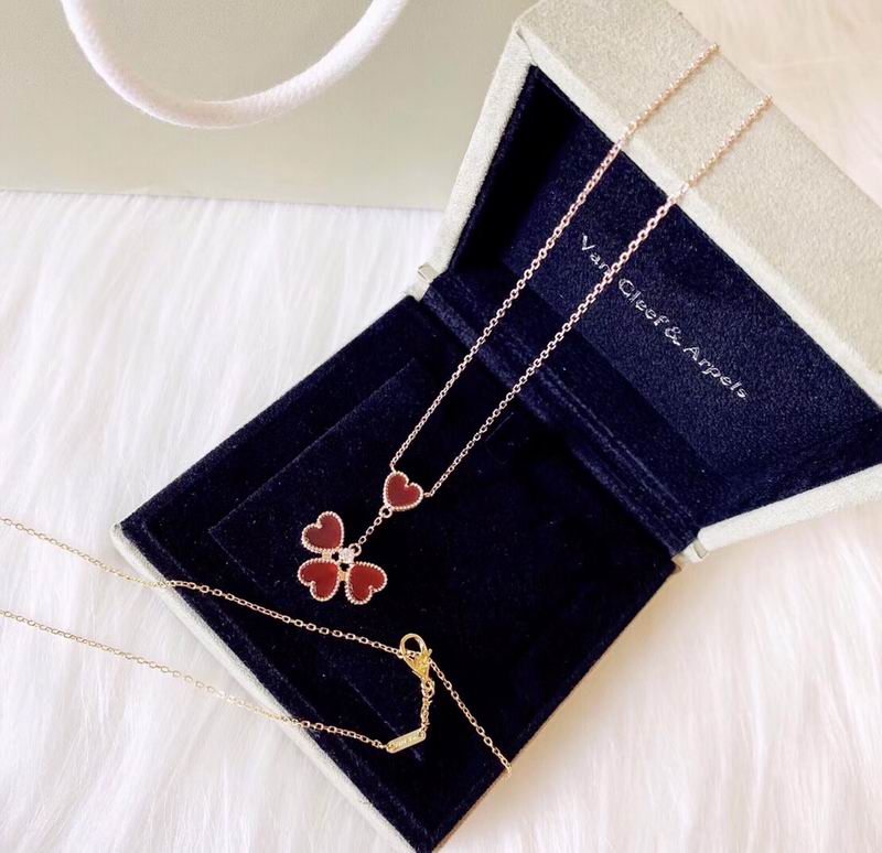 Van Cleef & Arpels necklace 12yxq11 (3)