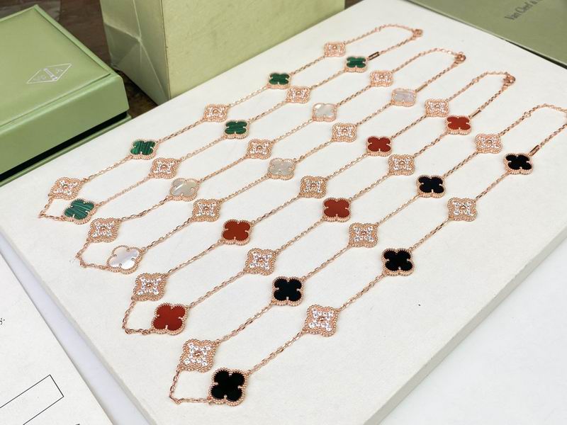 Van Cleef & Arpels necklace 12yxq12 (3)