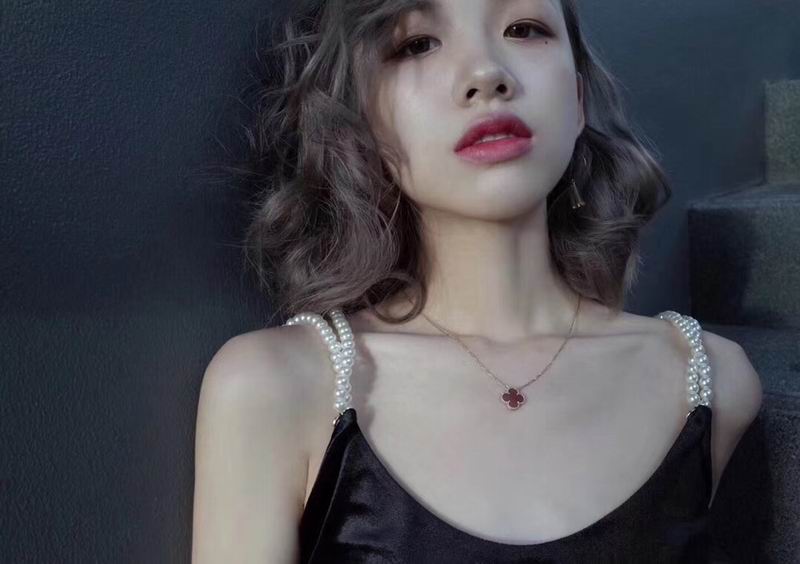 Van Cleef & Arpels necklace 12yxq15 (3)