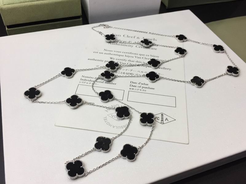 Van Cleef & Arpels necklace 12yxq16 (4)