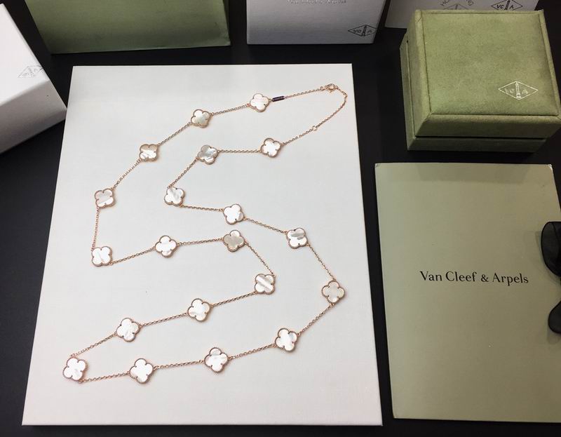 Van Cleef & Arpels necklace 12yxq16 (8)