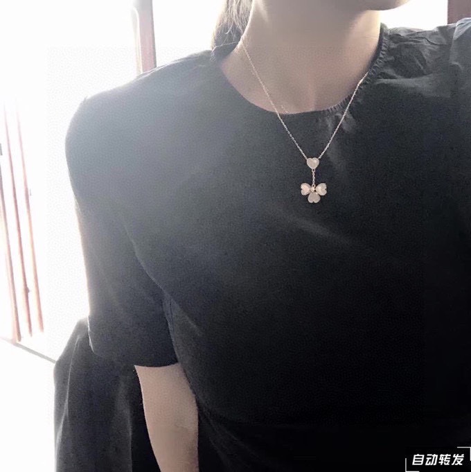 Van Cleef & Arpels necklace 12yxq17 (2)