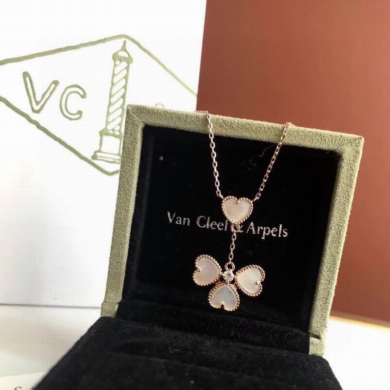 Van Cleef & Arpels necklace 12yxq17 (8)