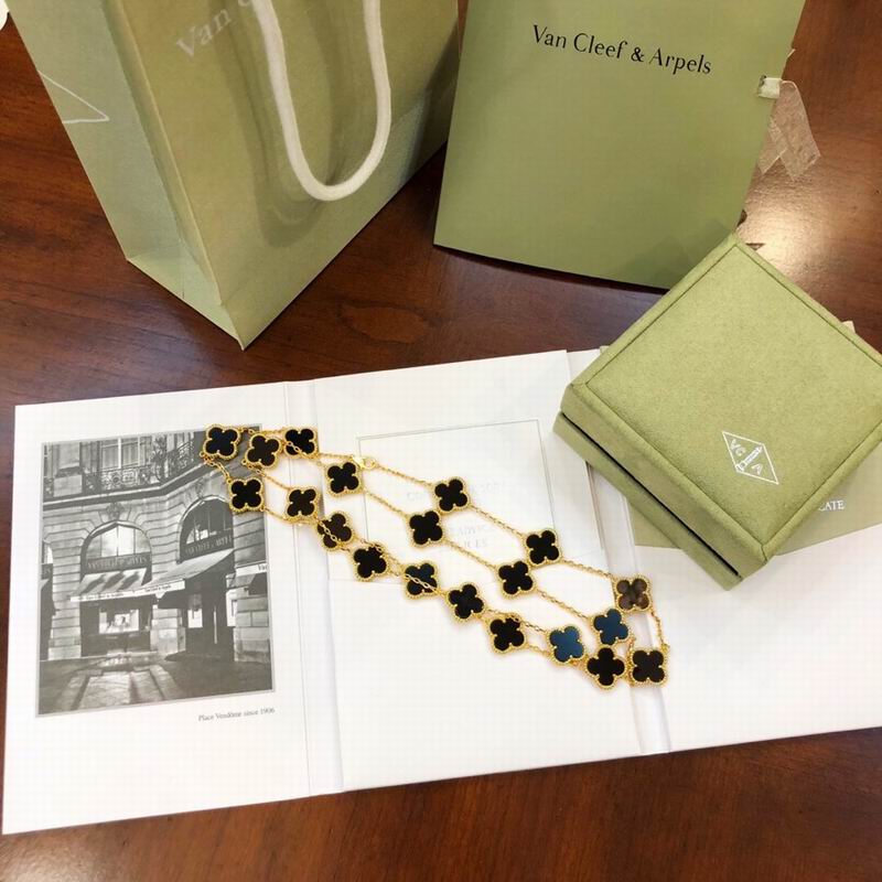 Van Cleef & Arpels necklace 12yxq18 (6)