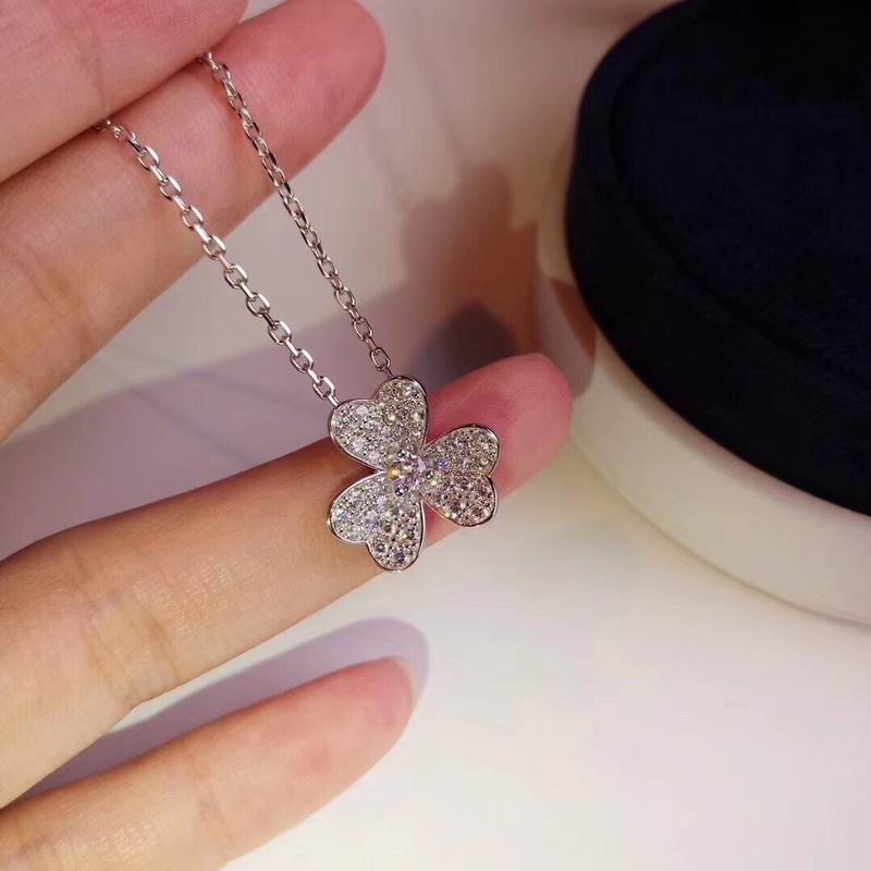 Van Cleef & Arpels necklace 12yxq20 (6)