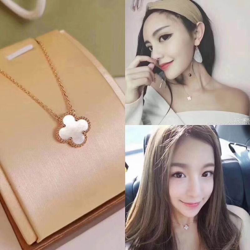 Van Cleef & Arpels necklace 12yxq22 (1)