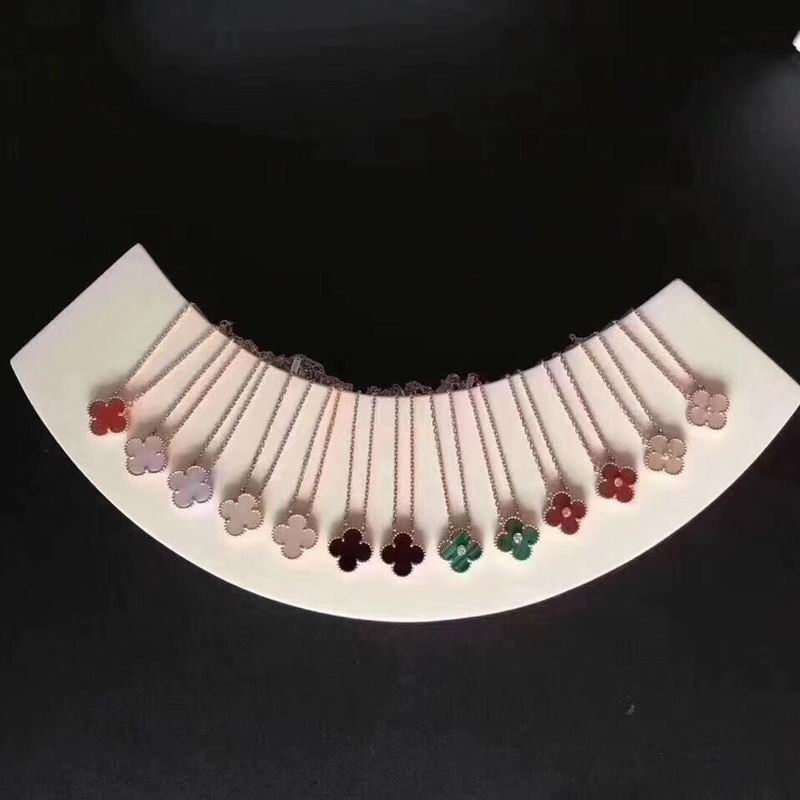 Van Cleef & Arpels necklace 12yxq22 (5)