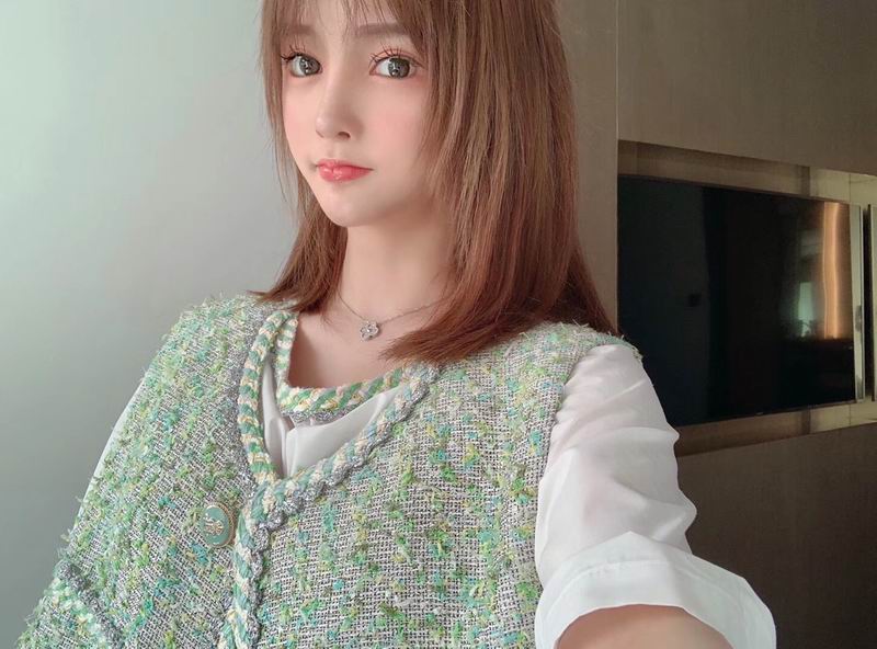 Van Cleef & Arpels necklace 12yxq23 (6)