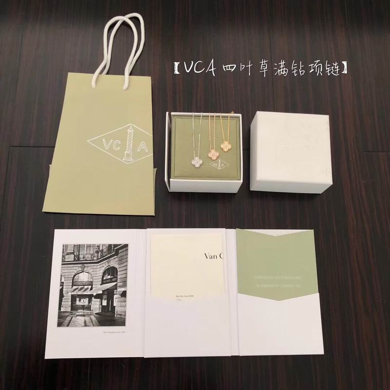 Van Cleef & Arpels necklace 12yxq23 (8)