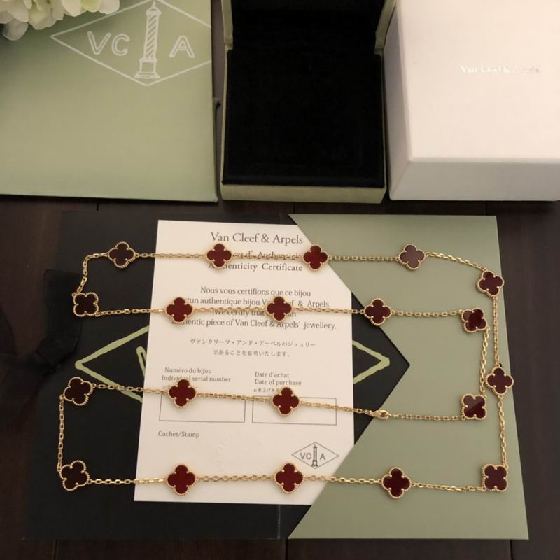 Van Cleef & Arpels necklace 12yxq24 (6)