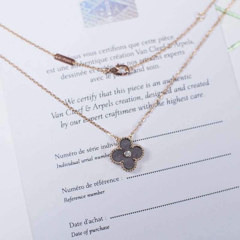 Van Cleef & Arpels necklace 12yxq26 (3)