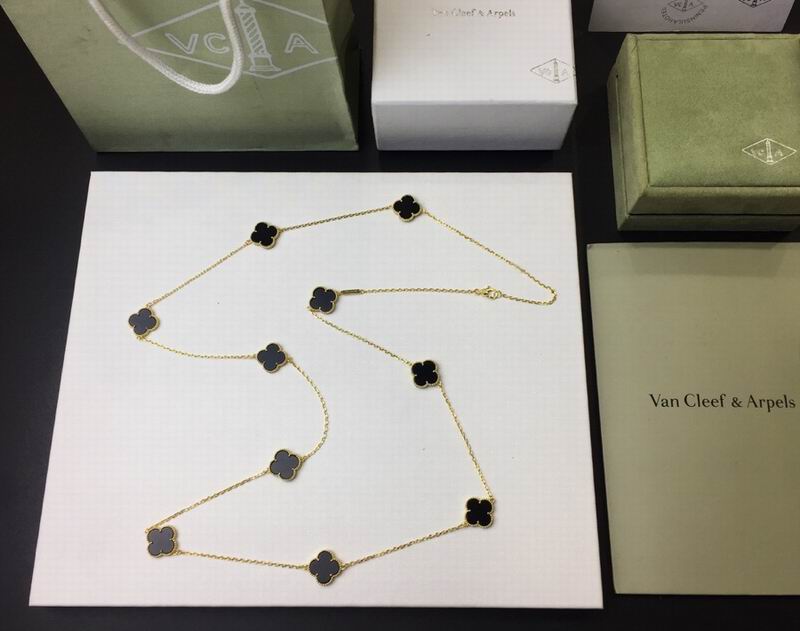 Van Cleef & Arpels necklace 12yxq30 (2)