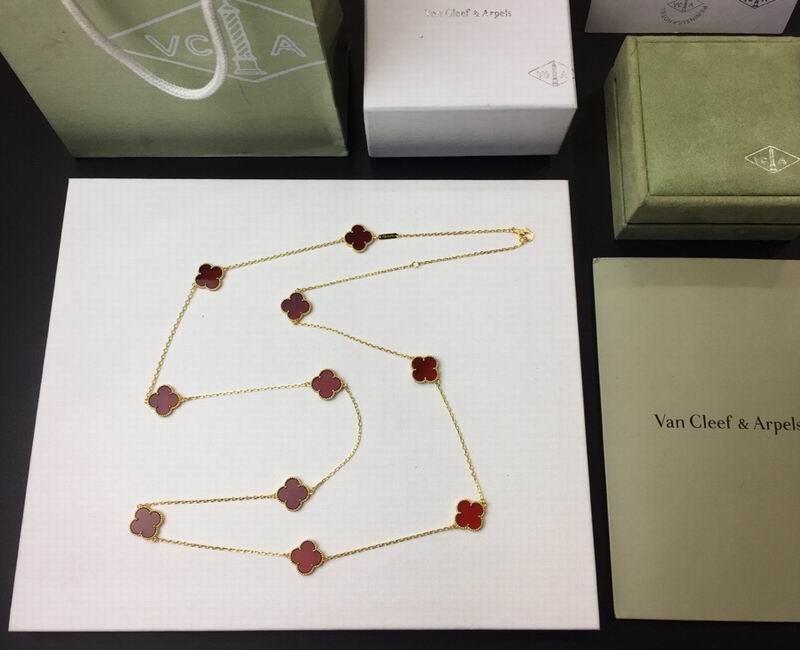 Van Cleef & Arpels necklace 12yxq30 (4)