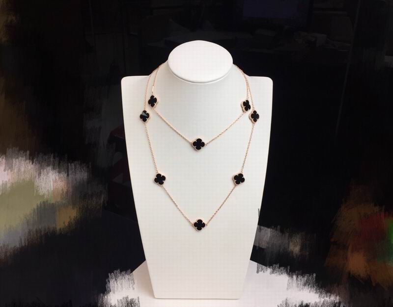 Van Cleef & Arpels necklace 12yxq30 (6)