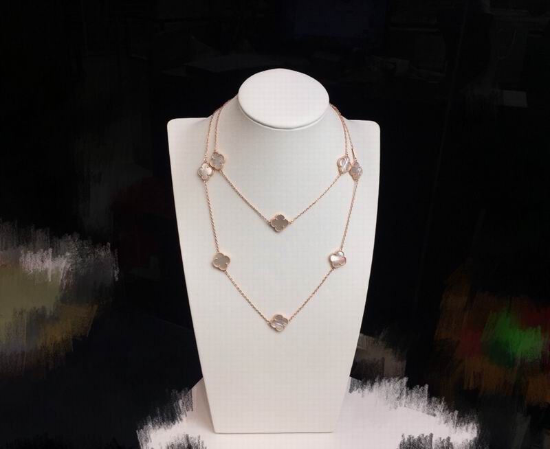 Van Cleef & Arpels necklace 12yxq30 (7)