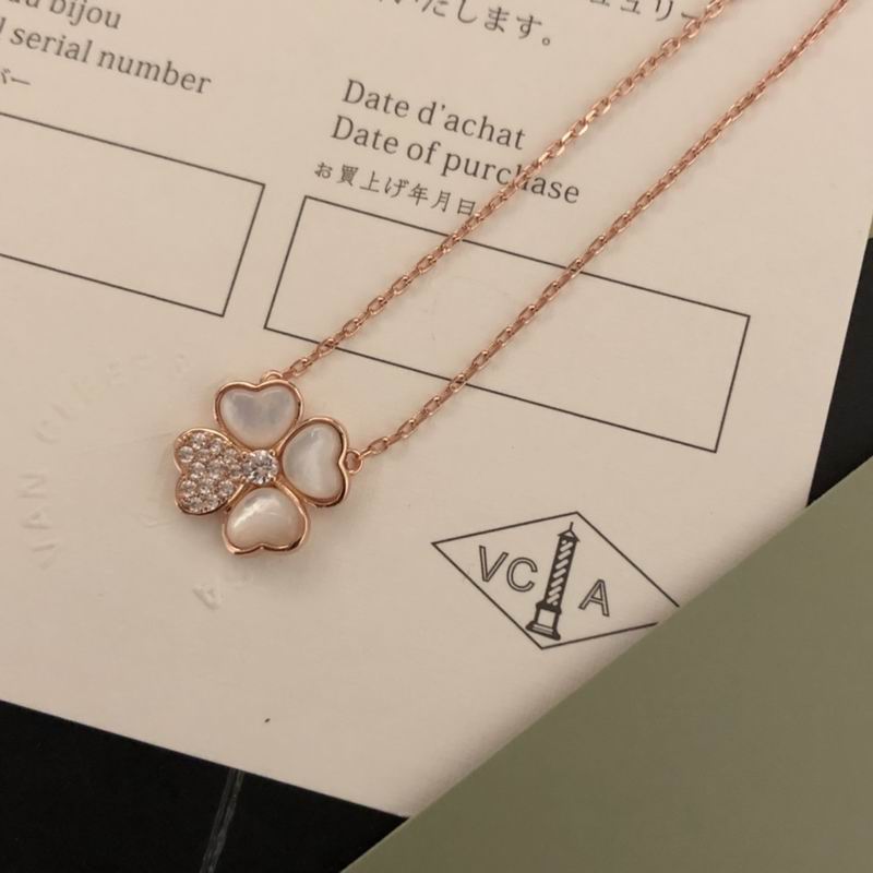 Van Cleef & Arpels necklace 12yxq31 (5)