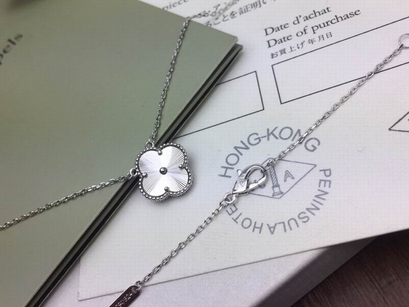 Van Cleef & Arpels necklace 12yxq32 (4)