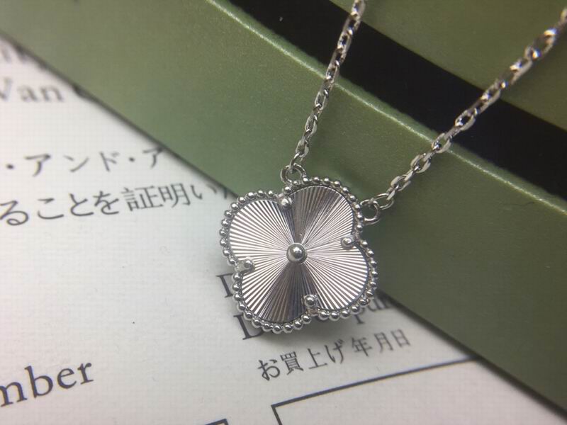 Van Cleef & Arpels necklace 12yxq32 (8)