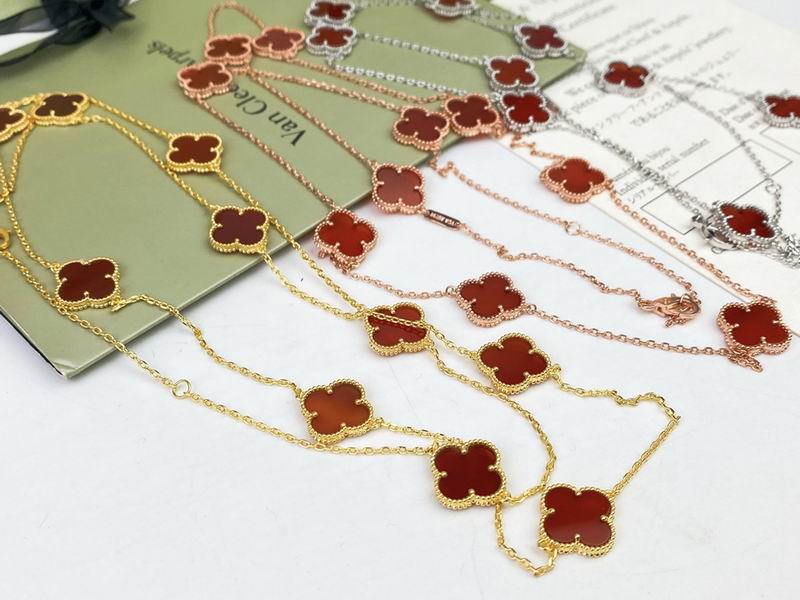 Van Cleef & Arpels necklace 12yxq34 (1)