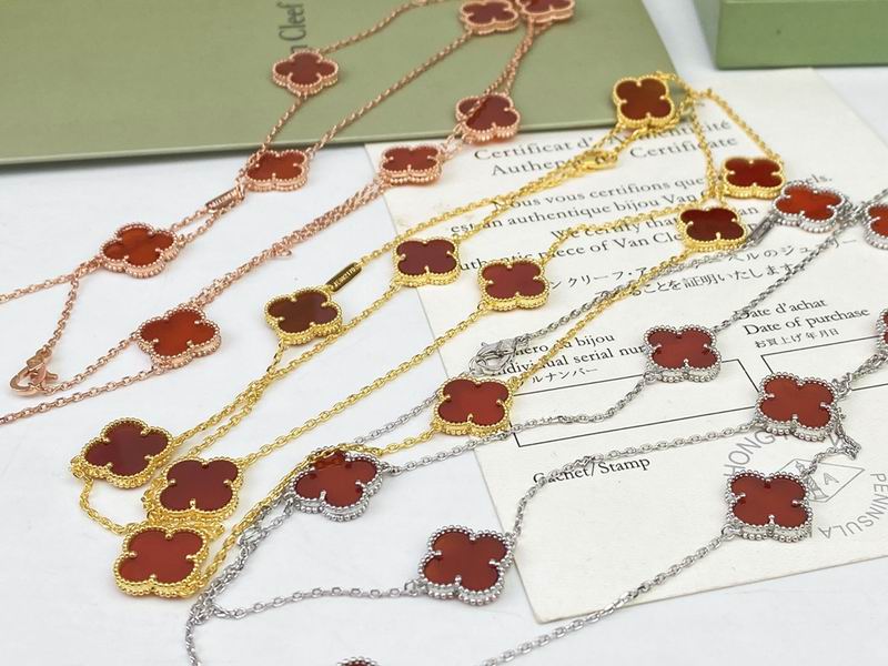 Van Cleef & Arpels necklace 12yxq34 (2)