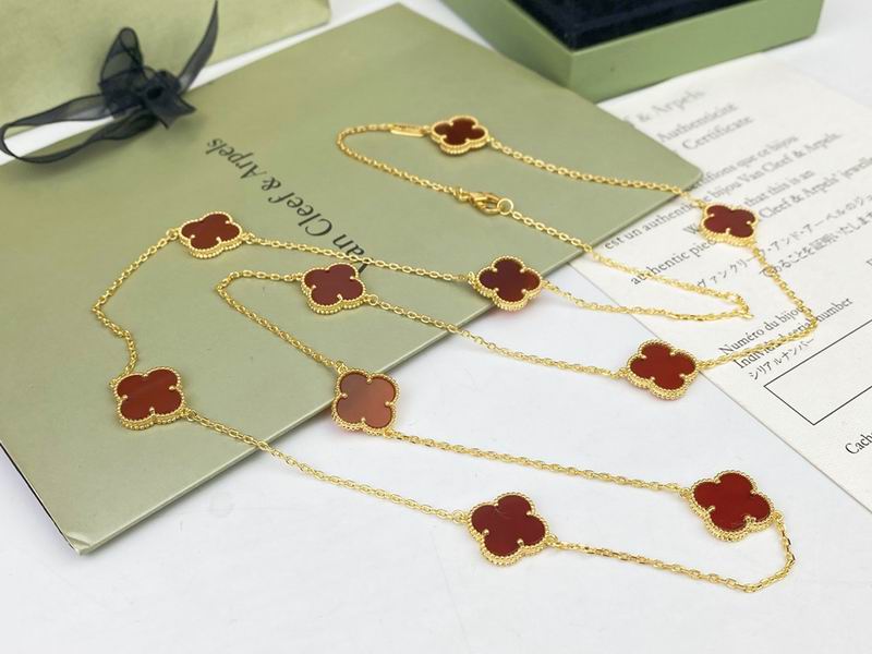 Van Cleef & Arpels necklace 12yxq34 (4)