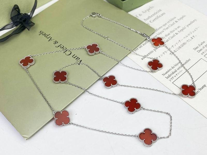 Van Cleef & Arpels necklace 12yxq34 (5)