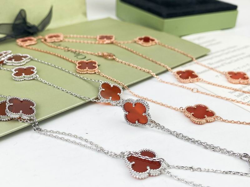 Van Cleef & Arpels necklace 12yxq34 (9)