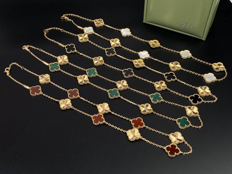 Van Cleef & Arpels necklace 12yxq35 (3)