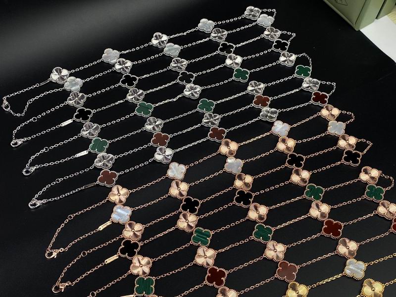 Van Cleef & Arpels necklace 12yxq35 (7)