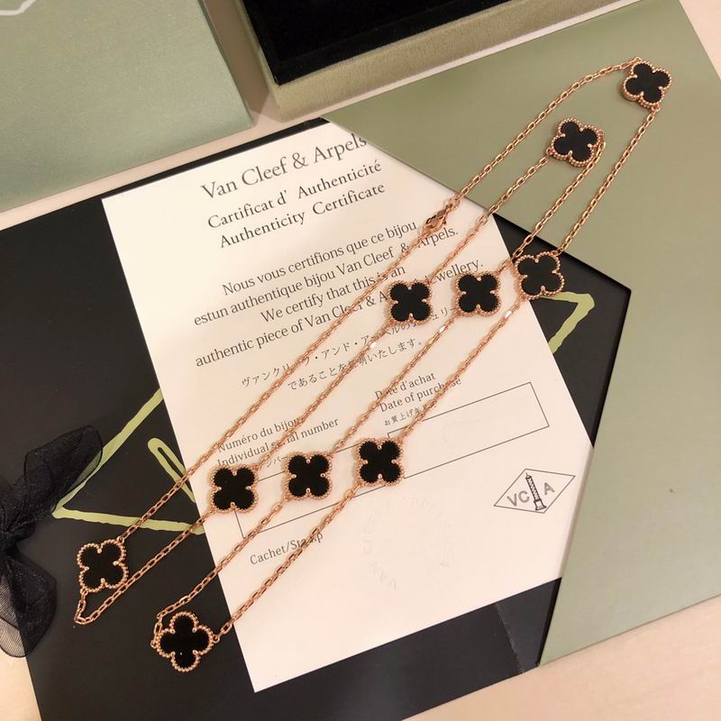 Van Cleef & Arpels necklace 12yxq37 (2)