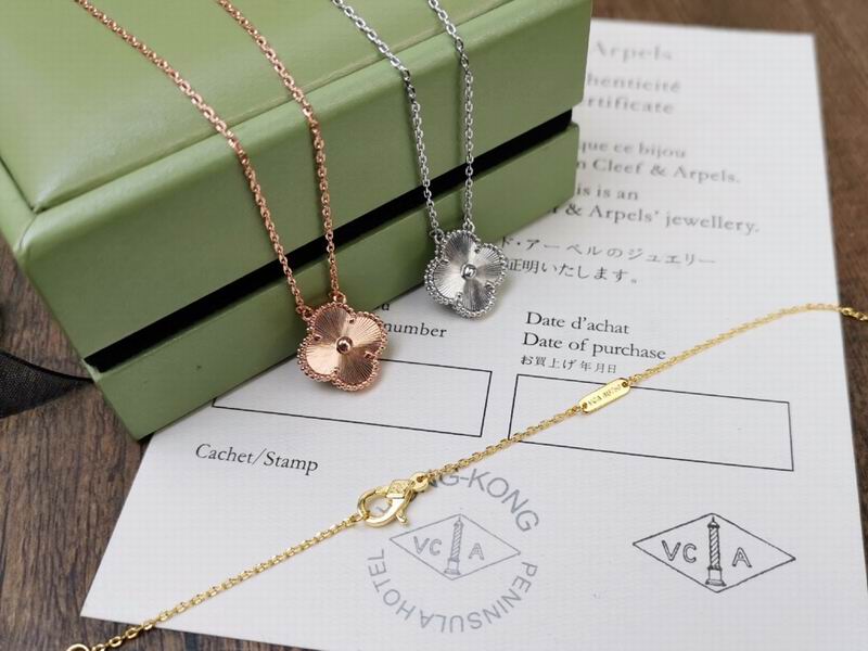 Van Cleef & Arpels necklace 12yxq39 (3)