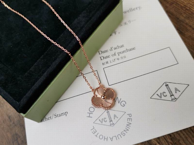 Van Cleef & Arpels necklace 12yxq39 (5)