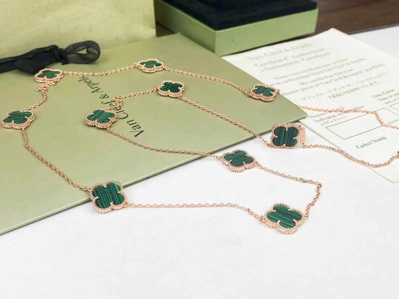 Van Cleef & Arpels necklace 12yxq40 (2)