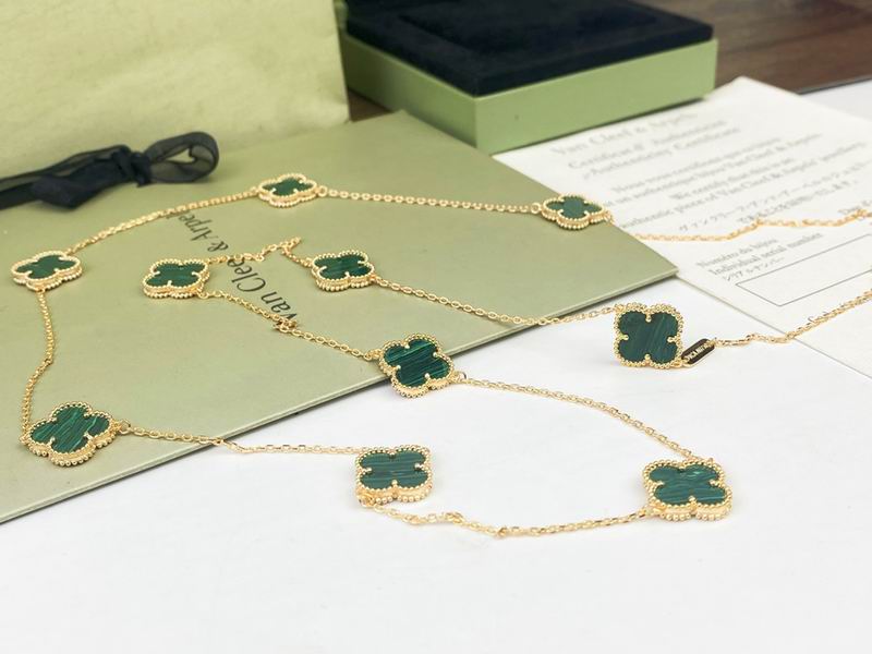 Van Cleef & Arpels necklace 12yxq40 (4)